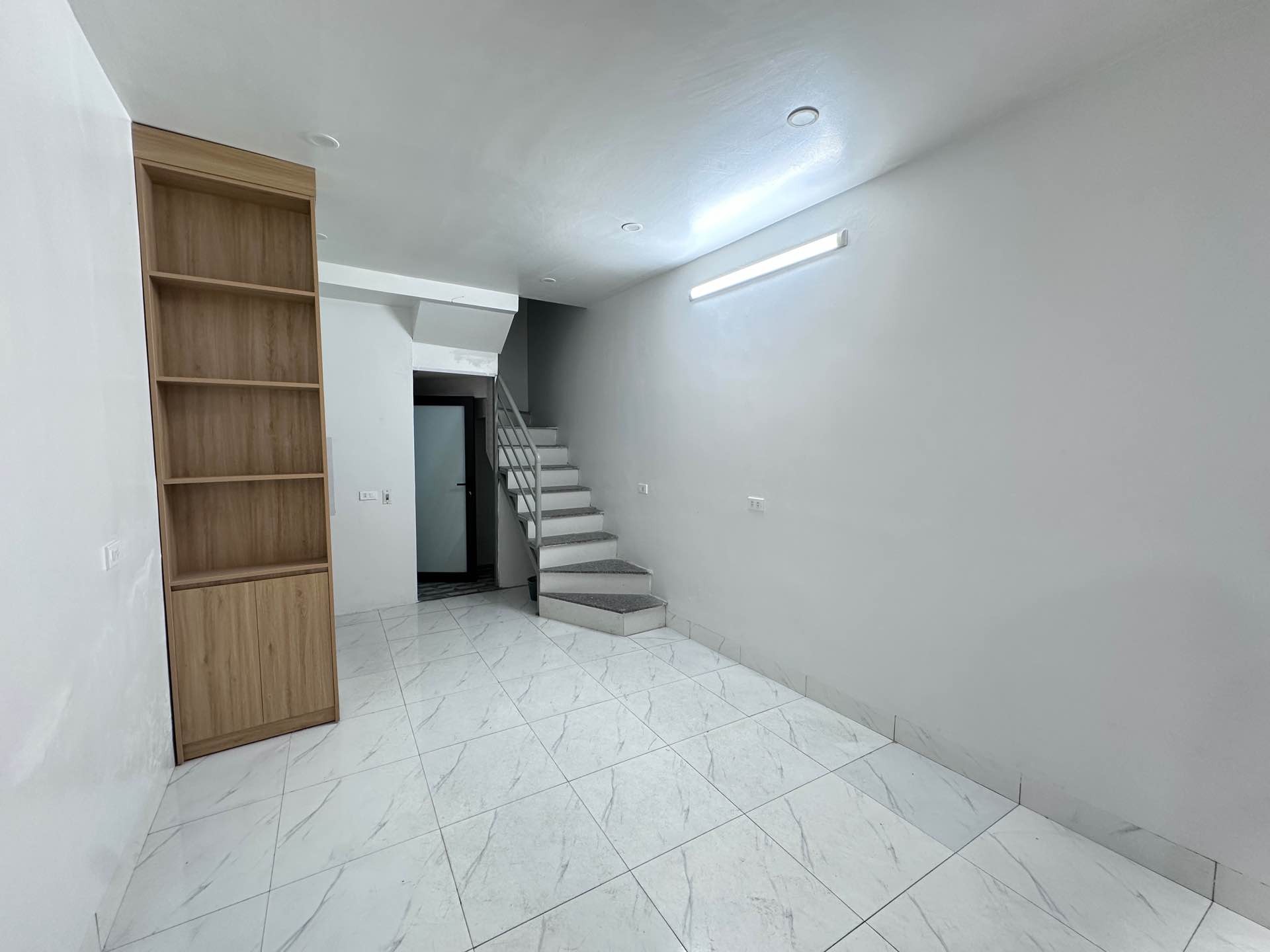 Bán nhà Vĩnh Hưng - diện tích 20m2 3 tầng - ô tô qua nhà - giá 2,9 tỷ