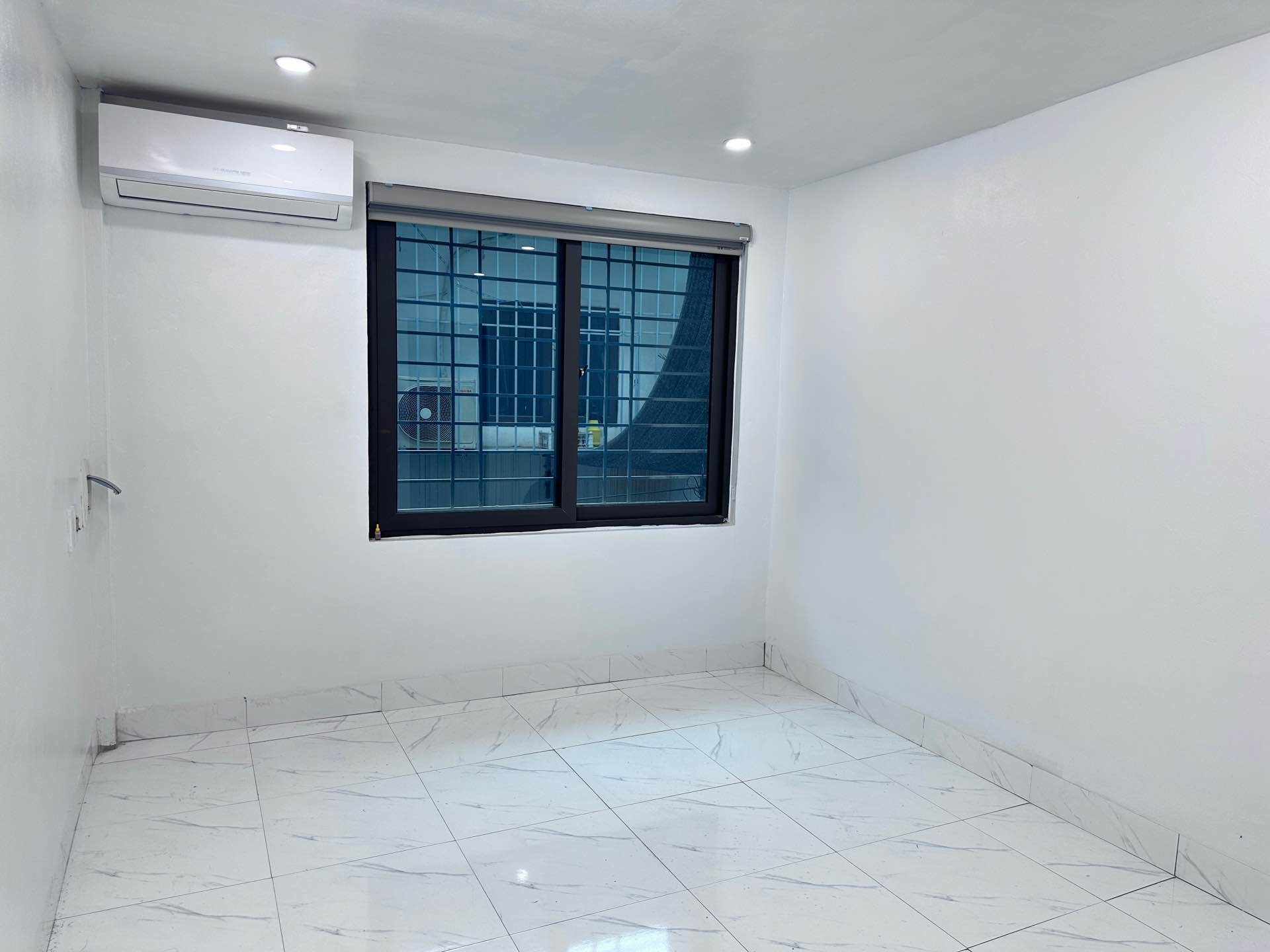 Bán nhà Vĩnh Hưng - diện tích 20m2 3 tầng - ô tô qua nhà - giá 2,9 tỷ
