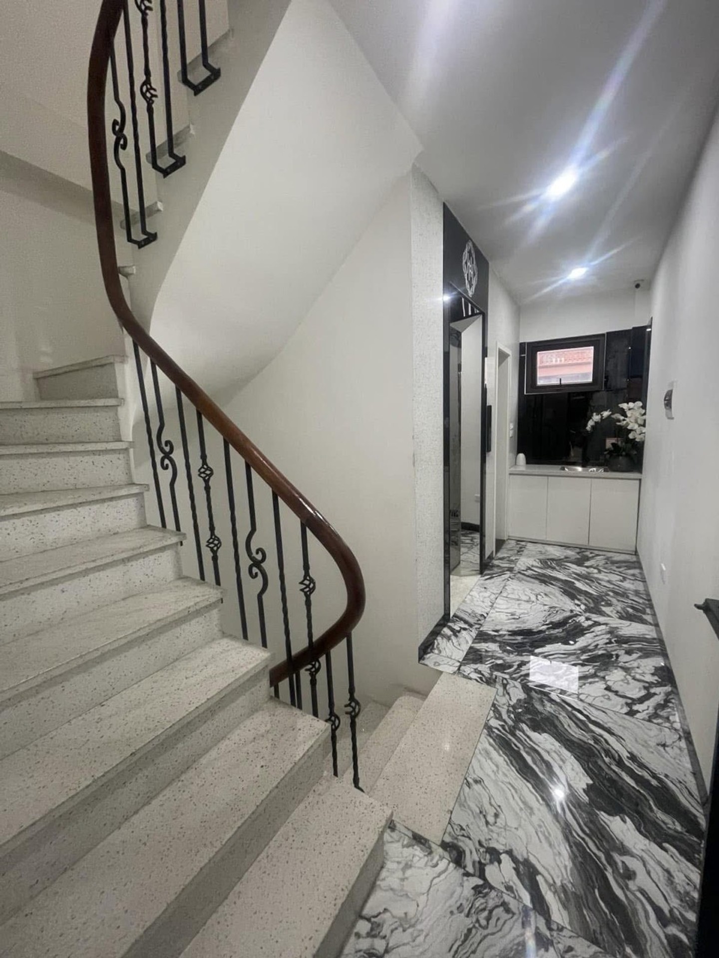 Bán nhà Nguyễn Đình Chiểu - diện tích 45m2 6 tầng - Mặt phố VIP - giá 63 tỷ