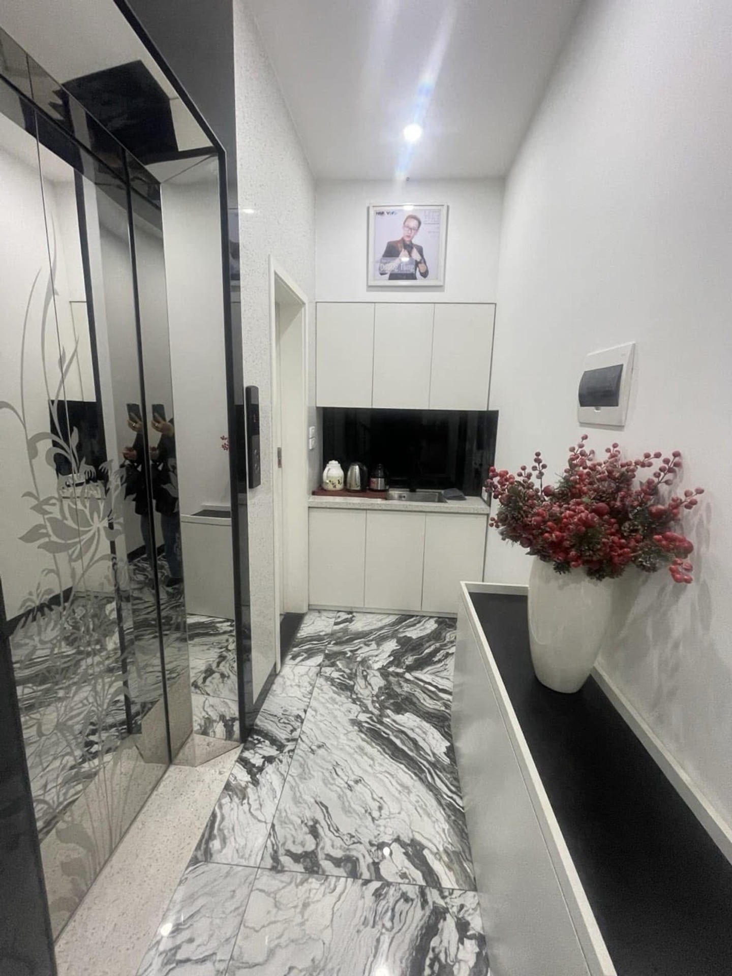 Bán nhà Nguyễn Đình Chiểu - diện tích 45m2 6 tầng - Mặt phố VIP - giá 63 tỷ