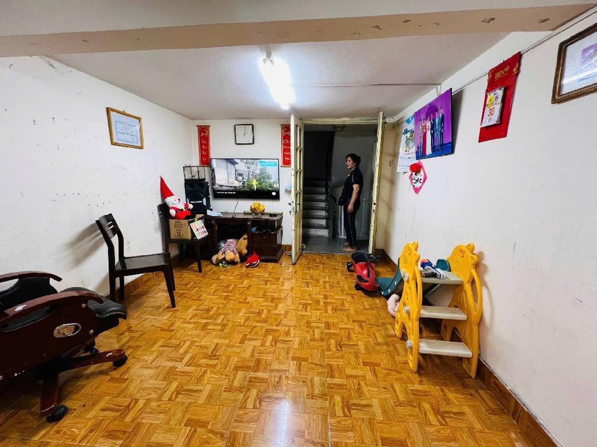 Bán nhà Nghi Tàm - diện tích 138m2 4 tầng - ô tô thông - giá 41 tỷ