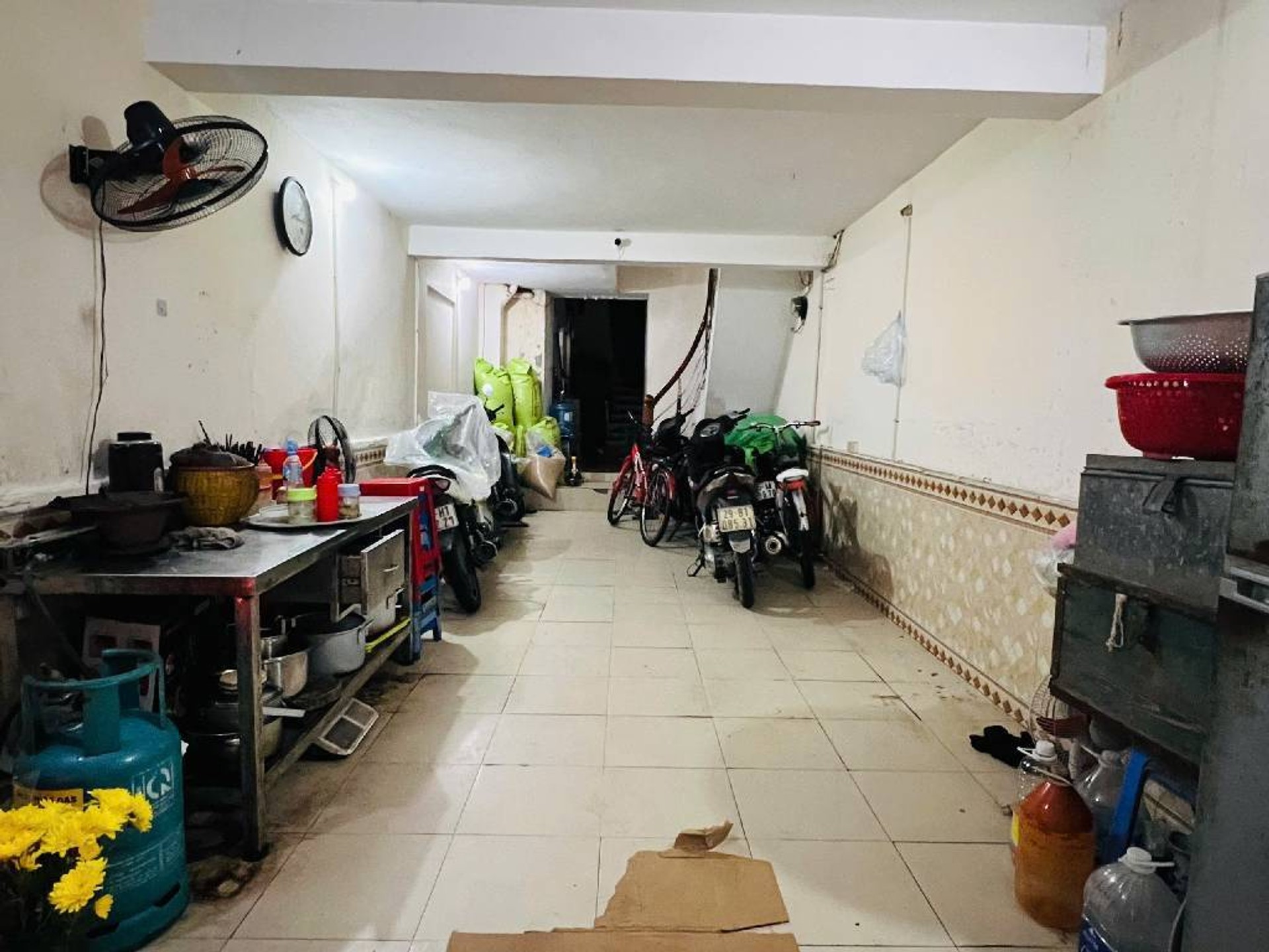 Bán nhà Nghi Tàm - diện tích 138m2 4 tầng - ô tô thông - giá 41 tỷ