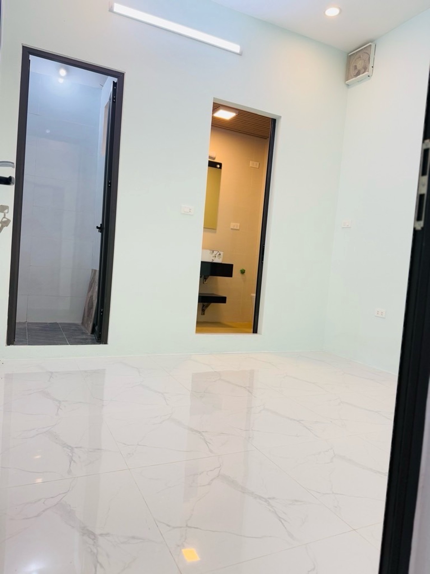 Bán nhà Thịnh Yên - diện tích 22m2 5 tầng - Nhà khung cột chắc chắn - giá 5,8 tỷ