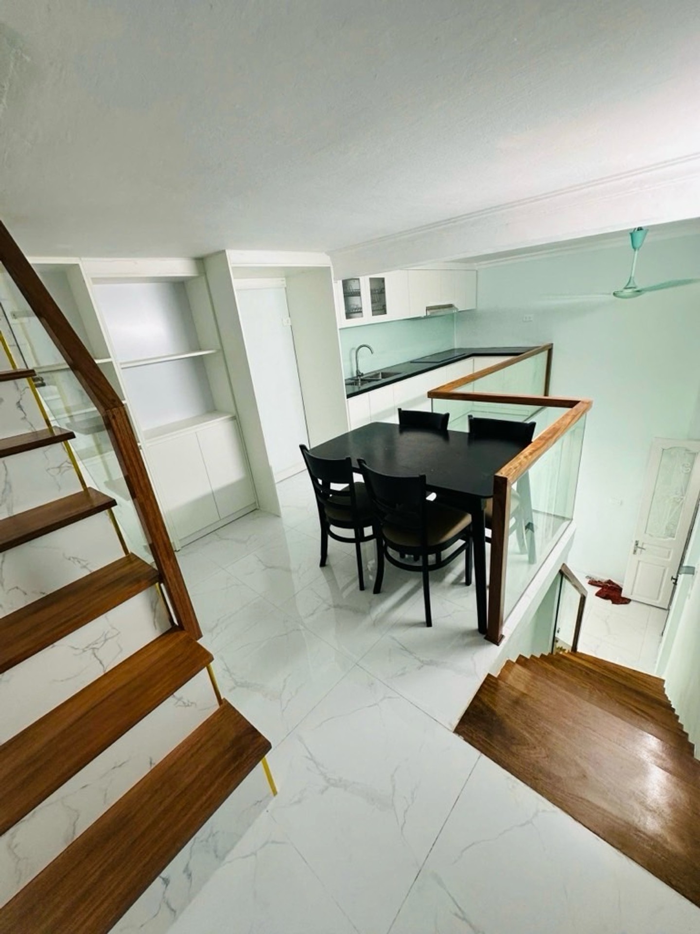 Bán nhà Thịnh Yên - diện tích 22m2 5 tầng - Nhà khung cột chắc chắn - giá 5,8 tỷ