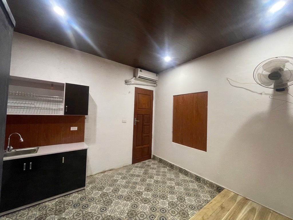 Bán nhà Trương Định - diện tích 41m2 7 tầng - 10 phòng cho thuê - giá 9,6 tỷ