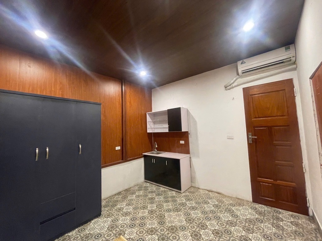 Bán nhà Trương Định - diện tích 41m2 7 tầng - 10 phòng cho thuê - giá 9,6 tỷ
