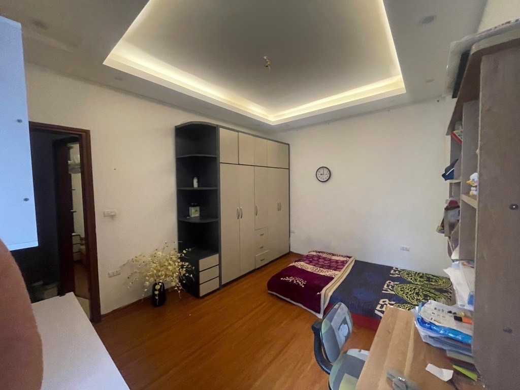 Bán nhà Trương Định - diện tích 41m2 7 tầng - 10 phòng cho thuê - giá 9,6 tỷ