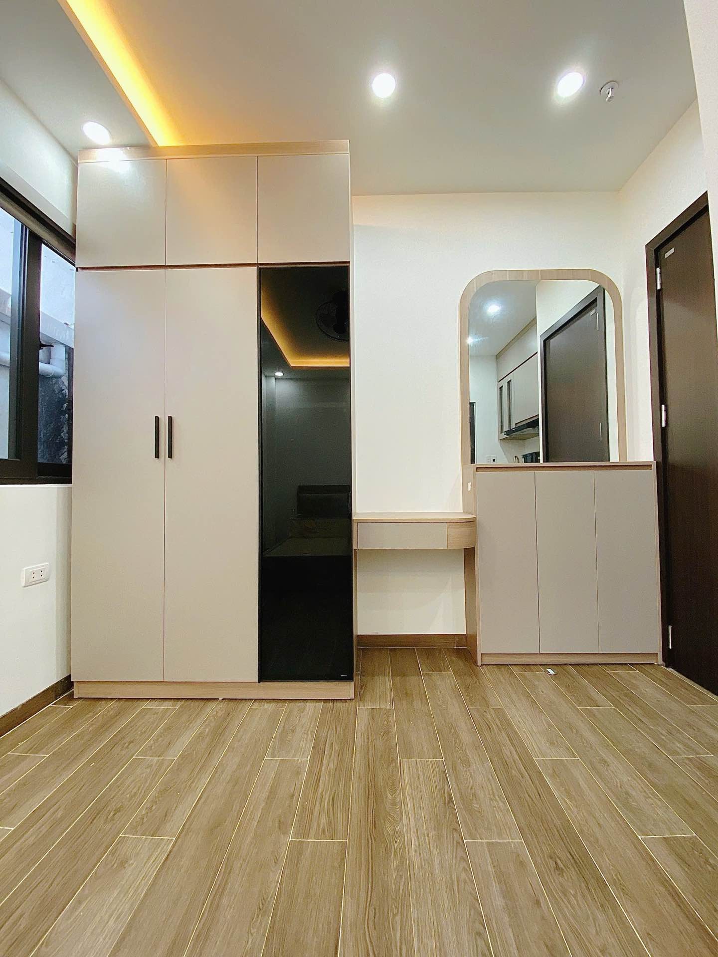 Bán nhà La Thành - diện tích 95m2 6 tầng - Thang máy, 15 phòng - giá 25 tỷ