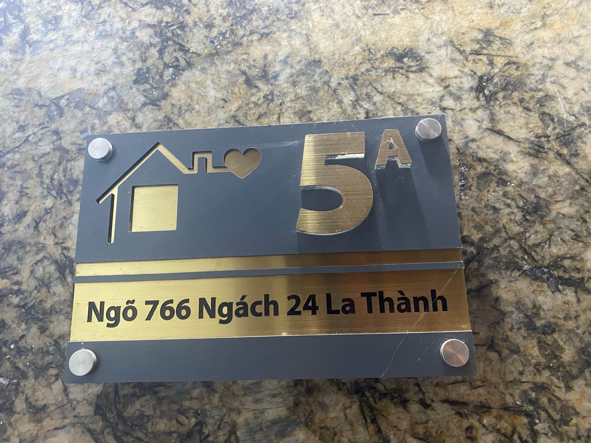 Bán nhà La Thành - diện tích 95m2 6 tầng - Thang máy, 15 phòng - giá 25 tỷ