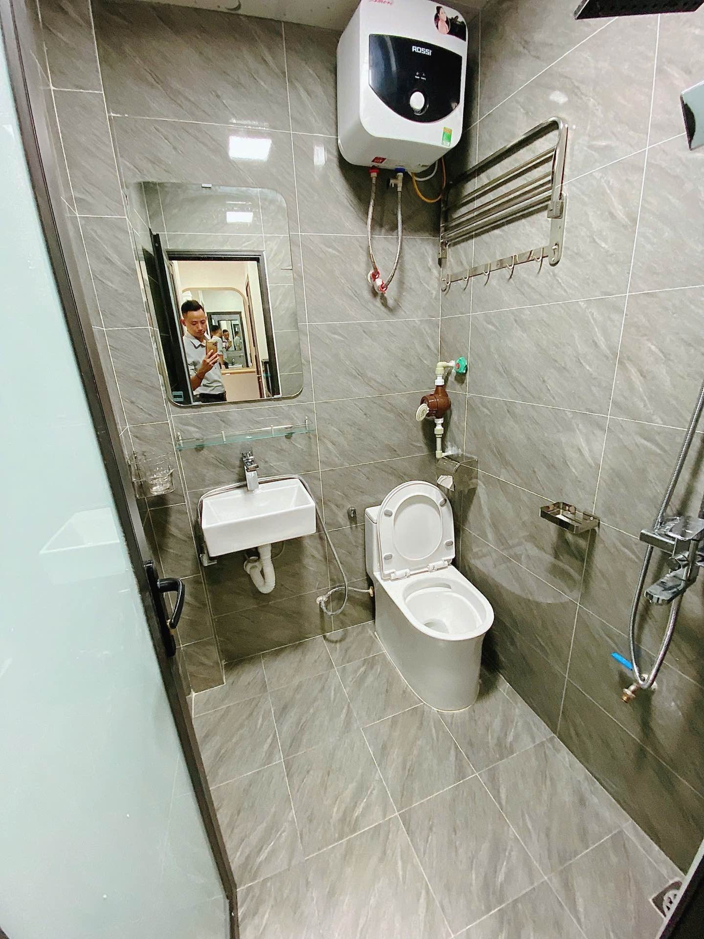 Bán nhà La Thành - diện tích 95m2 6 tầng - Thang máy, 15 phòng - giá 25 tỷ