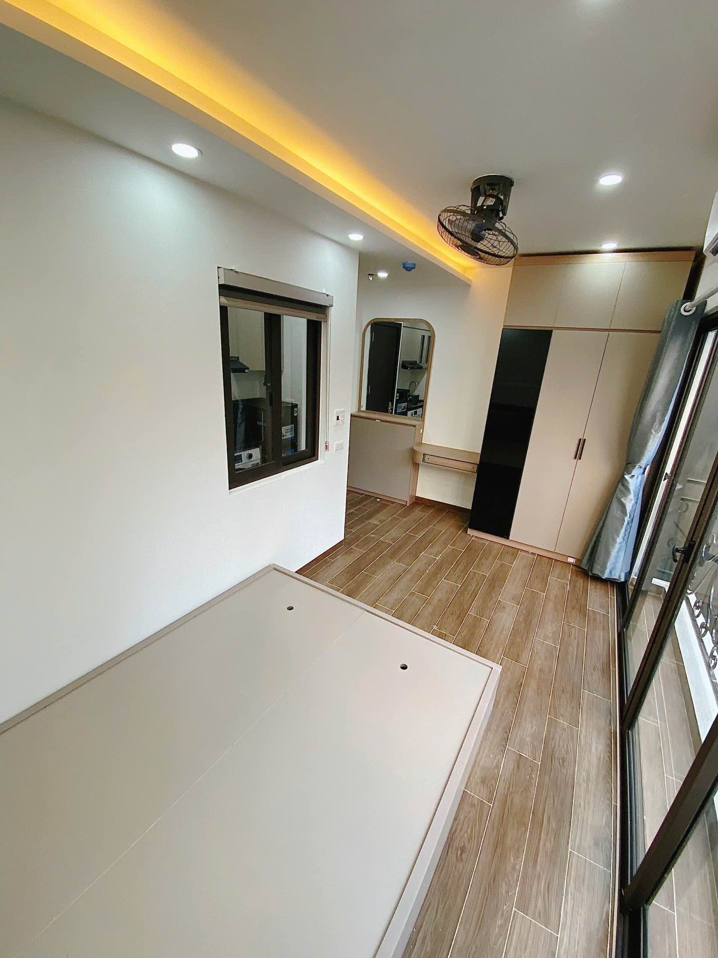 Bán nhà La Thành - diện tích 95m2 6 tầng - Thang máy, 15 phòng - giá 25 tỷ