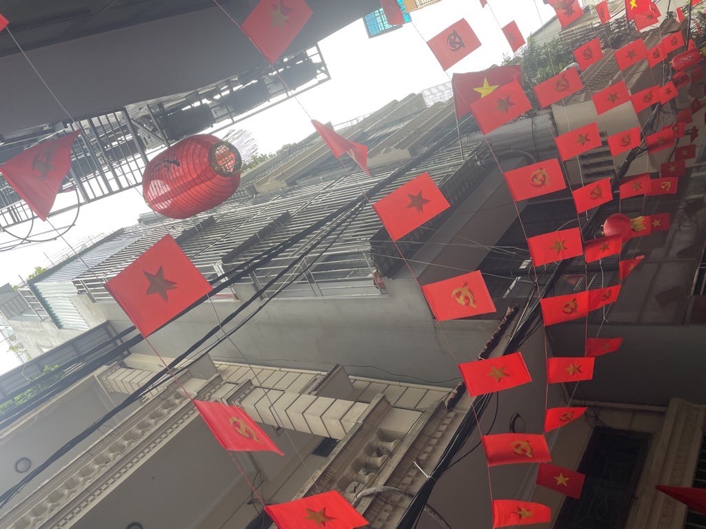 Bán nhà Lê Thanh Nghị - diện tích 109m2 8 tầng - Mặt ngõ ô tô kinh doanh - giá 48 tỷ