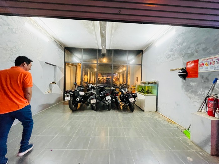 Bán nhà Minh Khai - diện tích 206m2 2 tầng - Ô TÔ TRÁNH - giá 65 tỷ