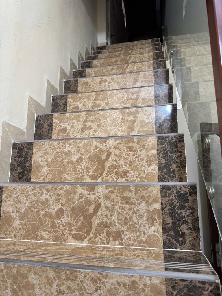 Bán nhà Nguyễn Văn Tuyết - diện tích 85m2 3 tầng - Nhà đẹp hiếm có - giá 25,5 tỷ