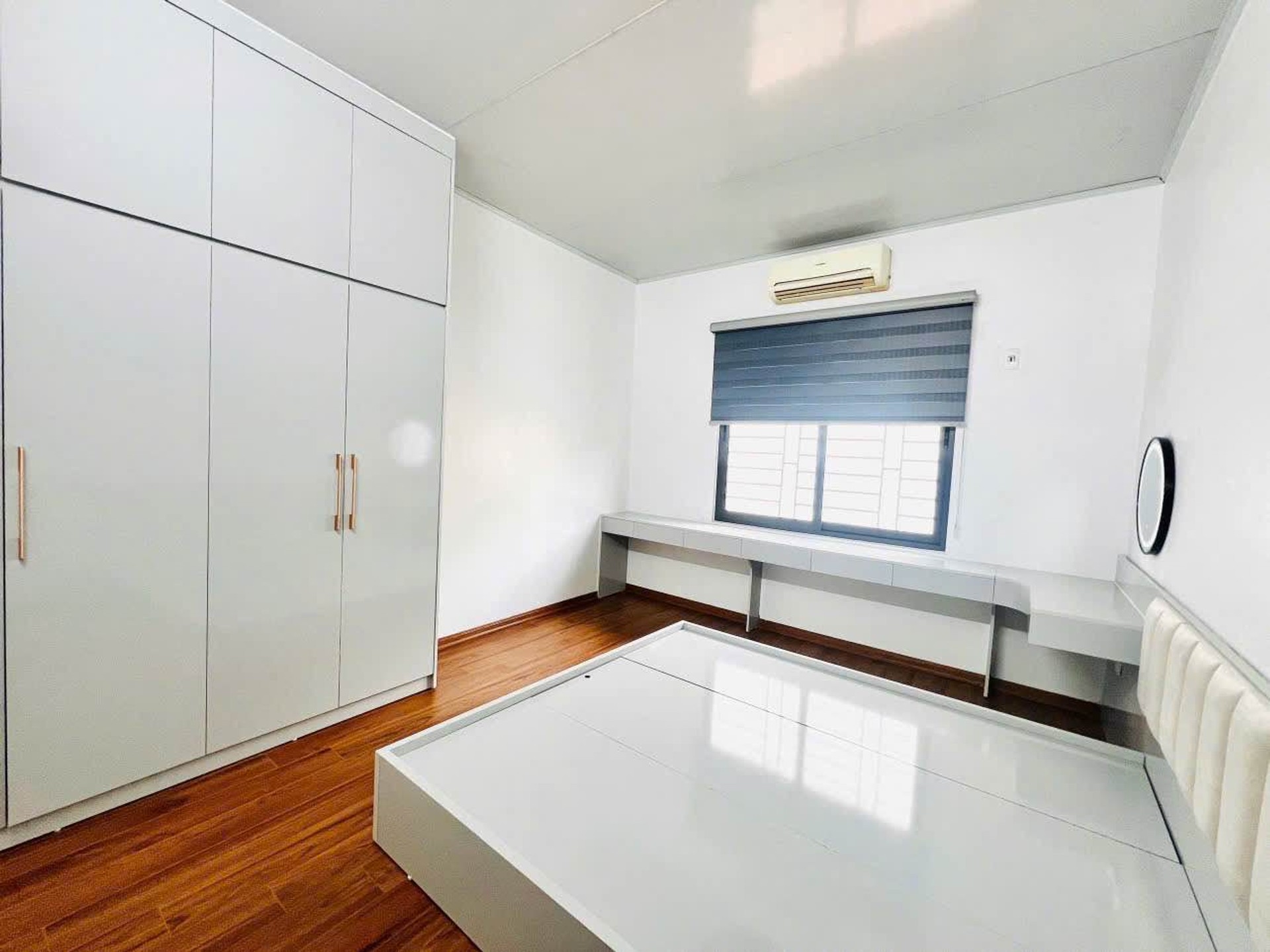 Bán nhà Lạc Trung - diện tích 150m2 3 tầng - Nhà lô góc, ô tô tránh - giá 5,5 tỷ