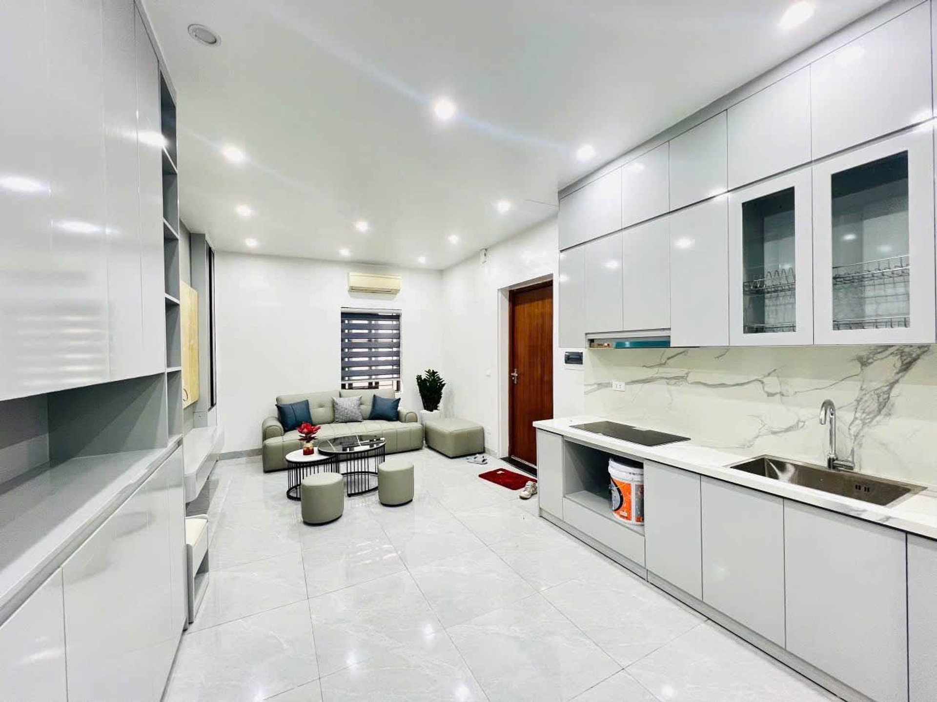 Bán nhà Lạc Trung - diện tích 150m2 3 tầng - Nhà lô góc, ô tô tránh - giá 5,5 tỷ