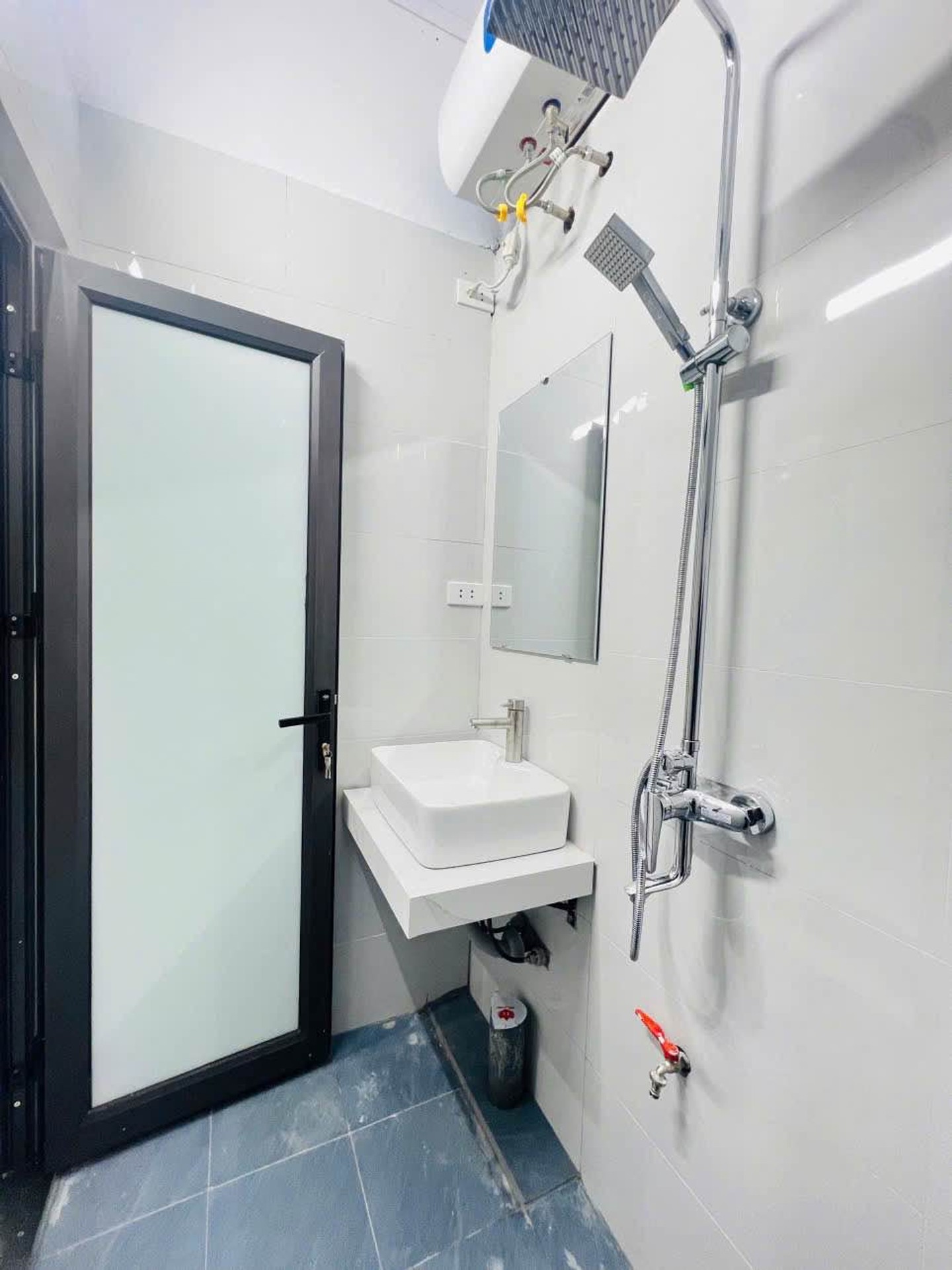 Bán nhà Lạc Trung - diện tích 150m2 3 tầng - Nhà lô góc, ô tô tránh - giá 5,5 tỷ