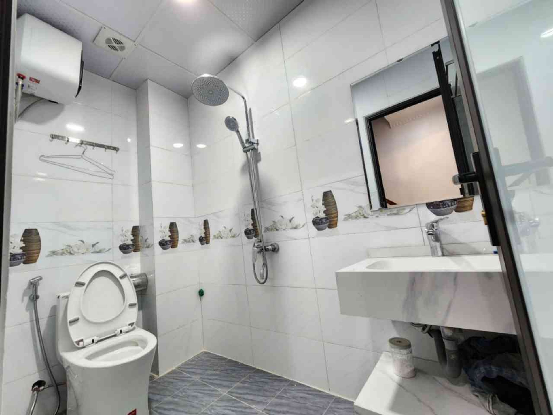 Bán nhà Lĩnh Nam - diện tích 23m2 3 tầng - ô tô dừng đỗ thoải mái - giá 2,9 tỷ