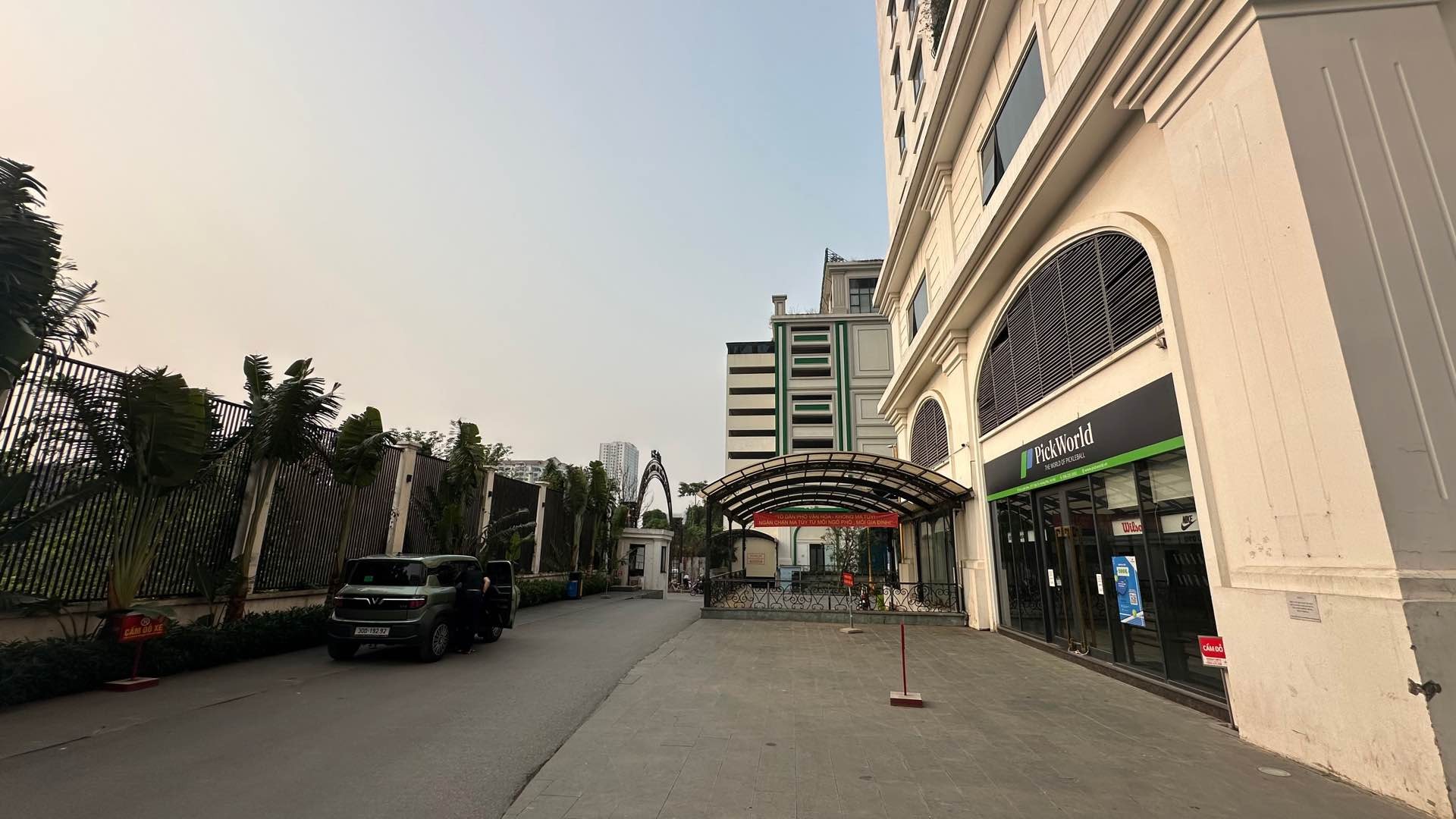Bán nhà Đại Từ - diện tích 102m2 9 tầng - Nhà full nội thất đẹp như hình - giá 9,4 tỷ
