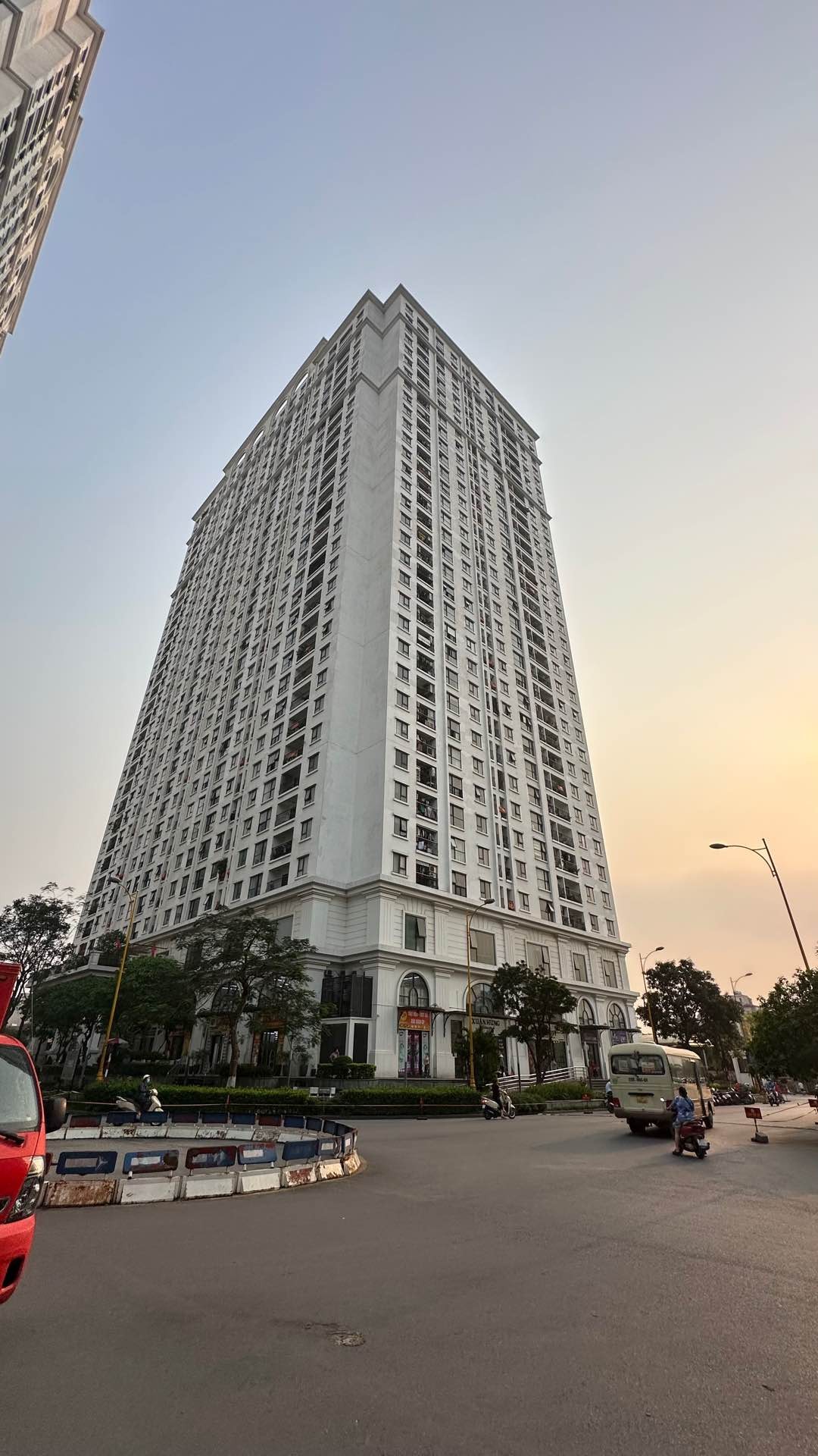 Bán nhà Đại Từ - diện tích 102m2 9 tầng - Nhà full nội thất đẹp như hình - giá 9,4 tỷ