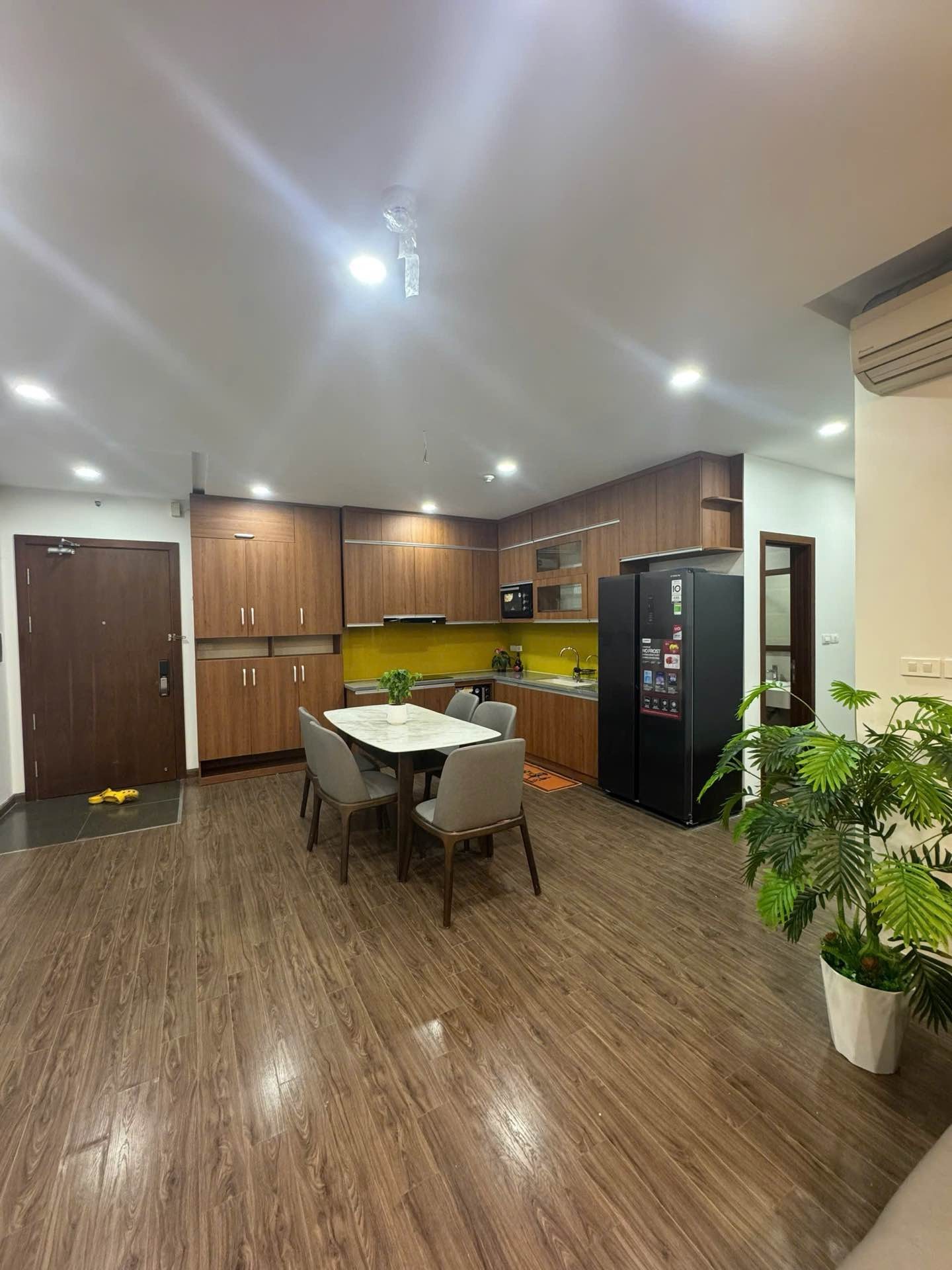 Bán nhà Đại Từ - diện tích 102m2 9 tầng - Nhà full nội thất đẹp như hình - giá 9,4 tỷ