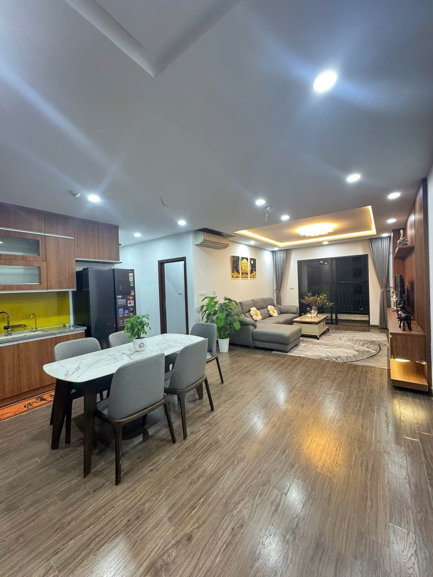 Bán nhà Đại Từ - diện tích 102m2 9 tầng - Nhà full nội thất đẹp như hình - giá 9,4 tỷ