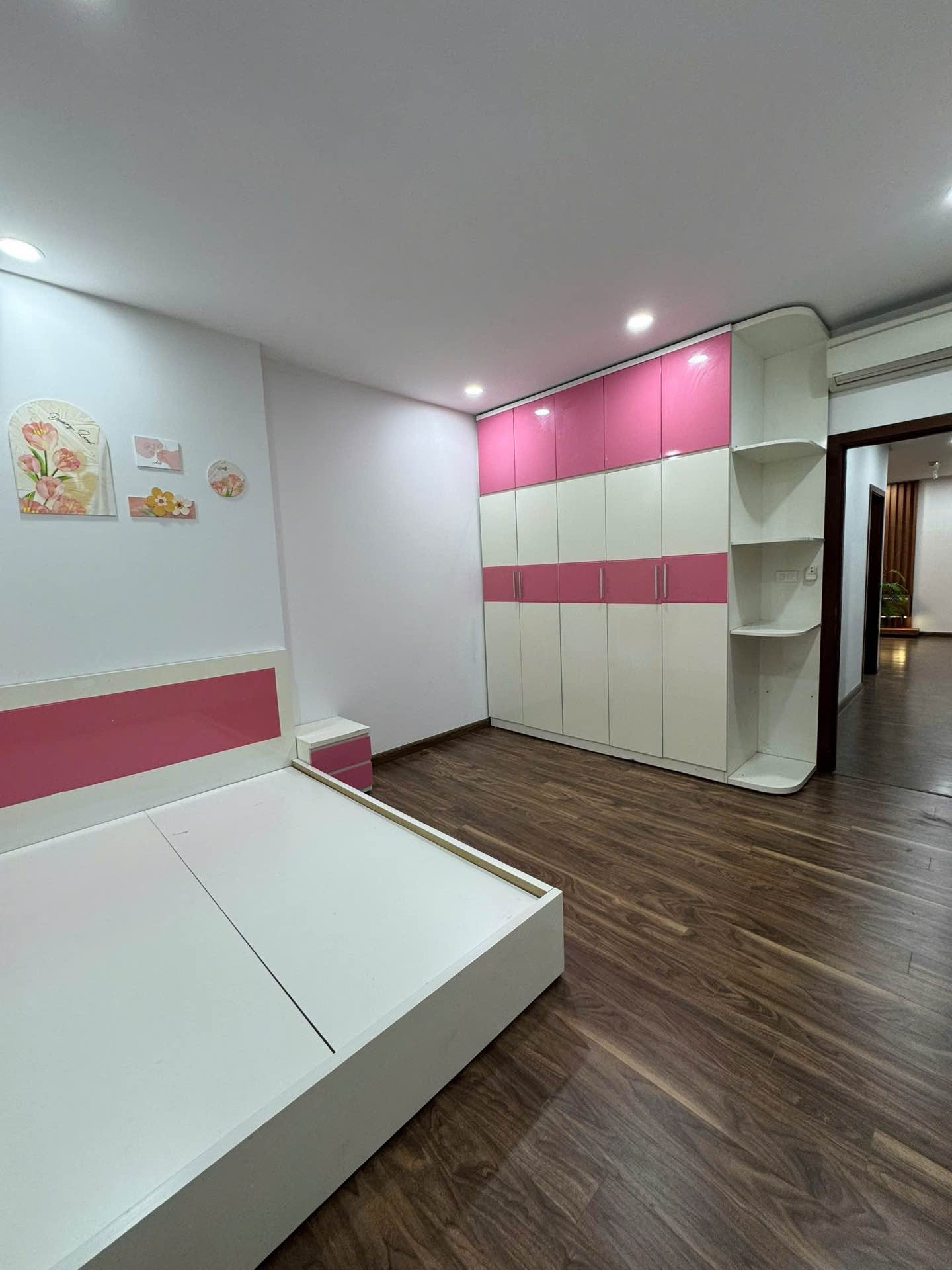 Bán nhà Đại Từ - diện tích 102m2 9 tầng - Nhà full nội thất đẹp như hình - giá 9,4 tỷ