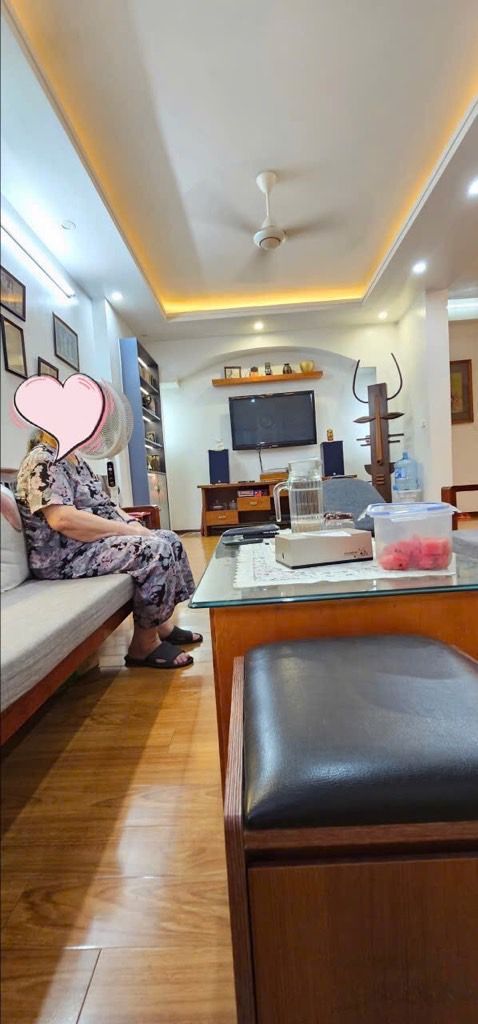 Bán nhà Lạc Trung - diện tích 46m2 5 tầng - Ô TÔ NGỦ TRONG NHÀ - giá 19,5 tỷ