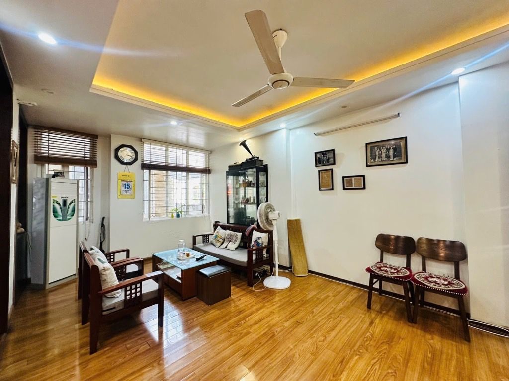 Bán nhà Lạc Trung - diện tích 46m2 5 tầng - Ô TÔ NGỦ TRONG NHÀ - giá 19,5 tỷ