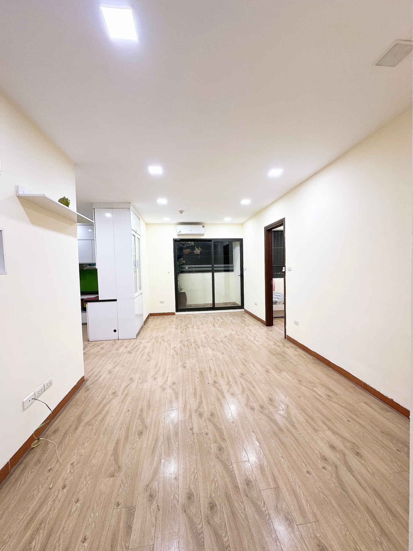 Bán nhà Hồng Hà - diện tích 77m2 1 tầng - lô góc - giá 5,8 tỷ