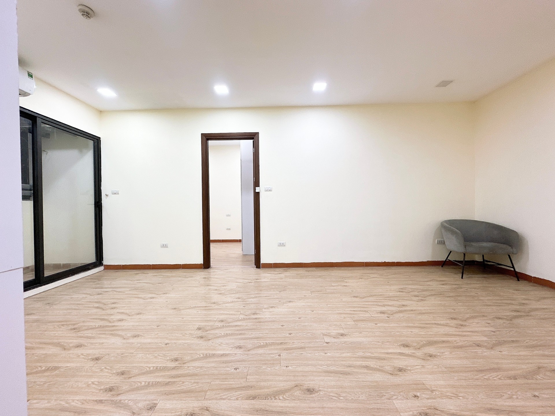 Bán nhà Hồng Hà - diện tích 77m2 1 tầng - lô góc - giá 5,8 tỷ