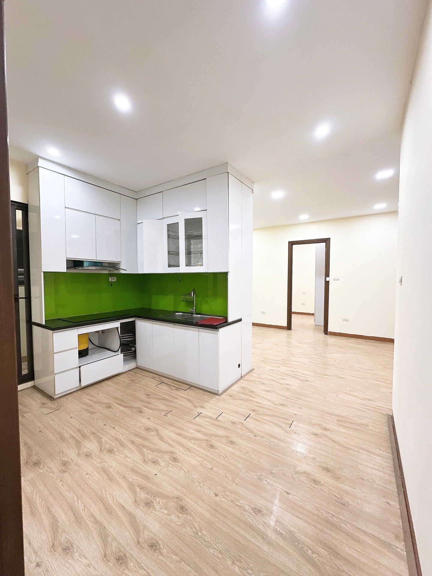 Bán nhà Hồng Hà - diện tích 77m2 1 tầng - lô góc - giá 5,8 tỷ