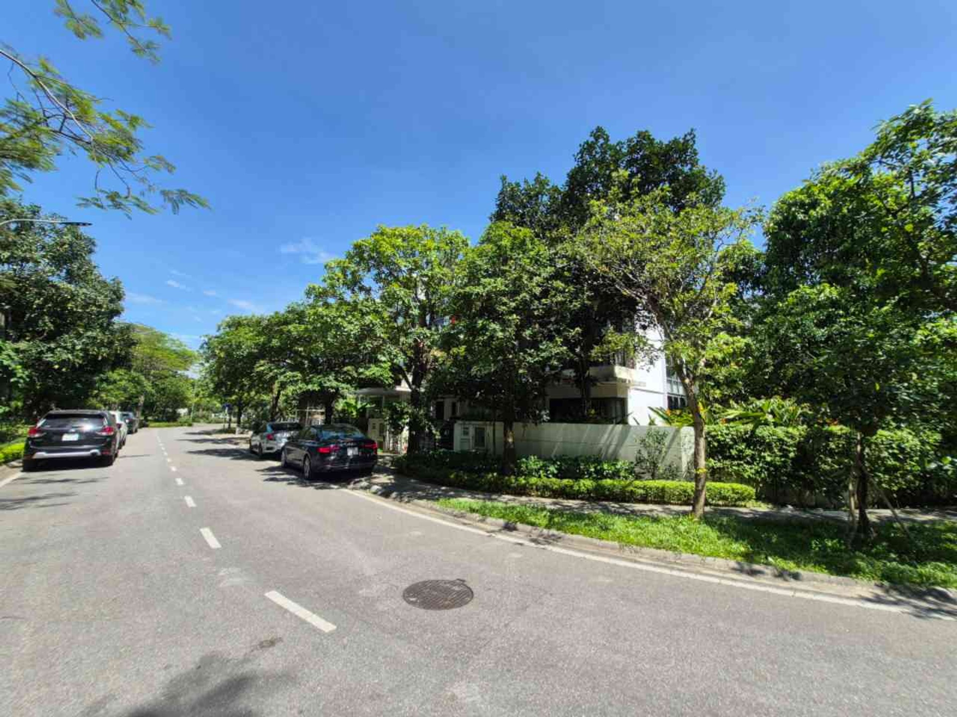 Bán nhà Hoàng Mai - diện tích 328m2 3 tầng - Lô góc - giá 94 tỷ