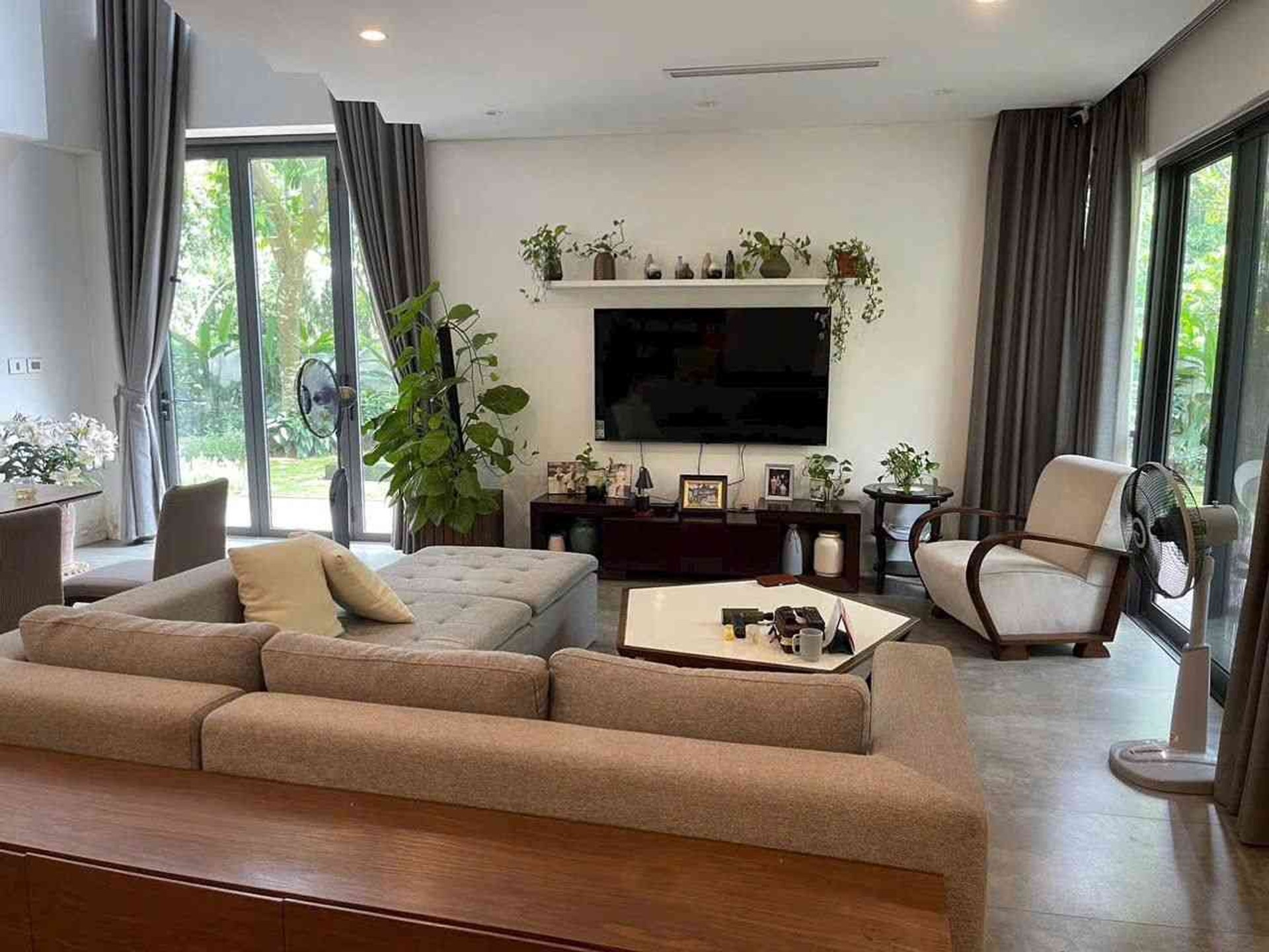Bán nhà Hoàng Mai - diện tích 328m2 3 tầng - Lô góc - giá 94 tỷ