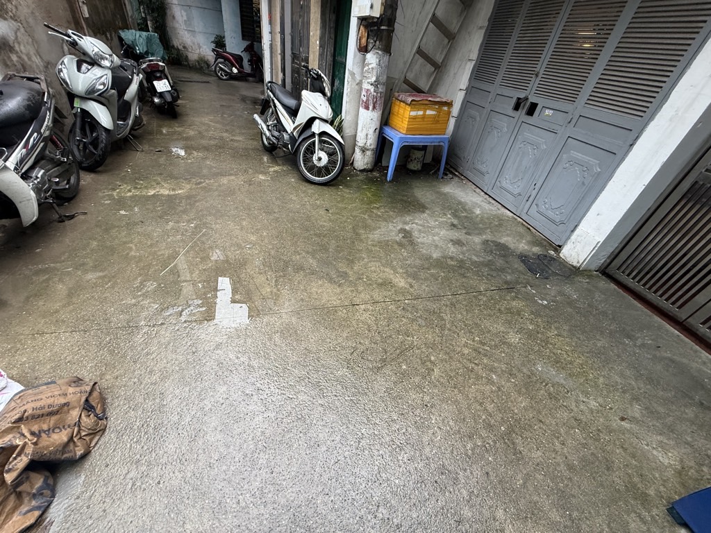 Bán nhà Tân Mai - diện tích 25m2 1 tầng - Sát chợ - giá 2,2 tỷ