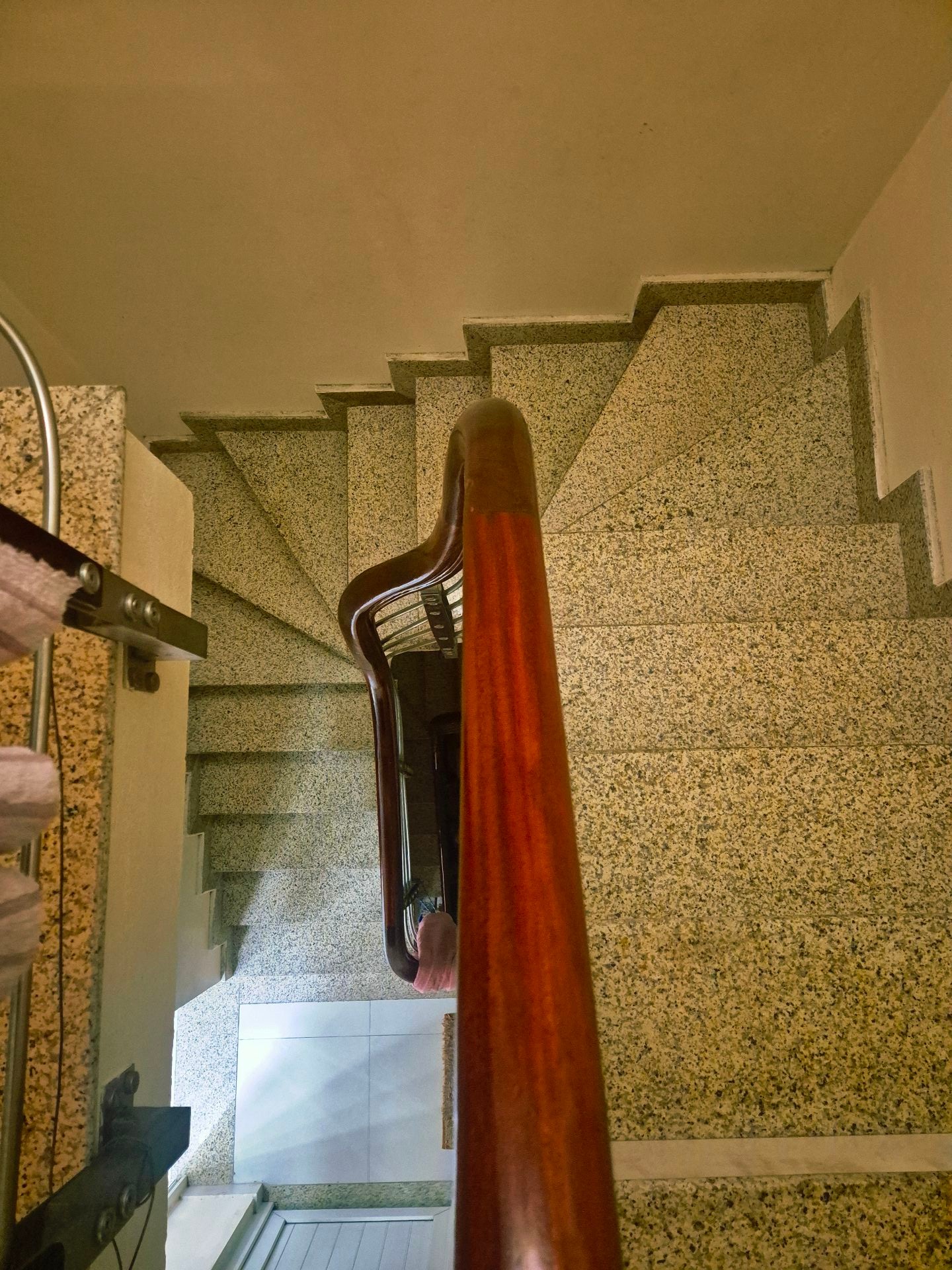 Bán nhà Tô Vĩnh Diện - diện tích 92m2 4 tầng - Lô góc 2 mặt thoáng - giá 28 tỷ