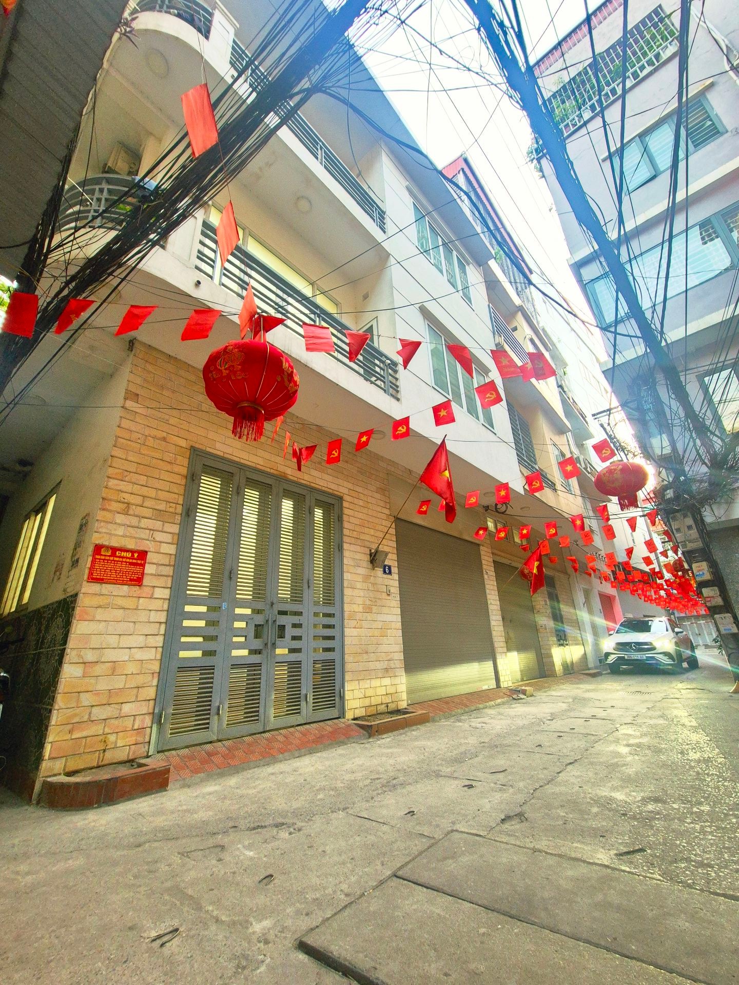 Bán nhà Tô Vĩnh Diện - diện tích 92m2 4 tầng - Lô góc 2 mặt thoáng - giá 28 tỷ