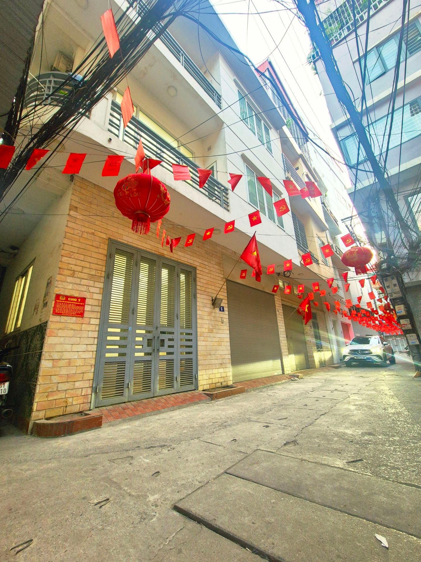 Bán nhà Tô Vĩnh Diện - diện tích 92m2 4 tầng - Lô góc 2 mặt thoáng - giá 28 tỷ