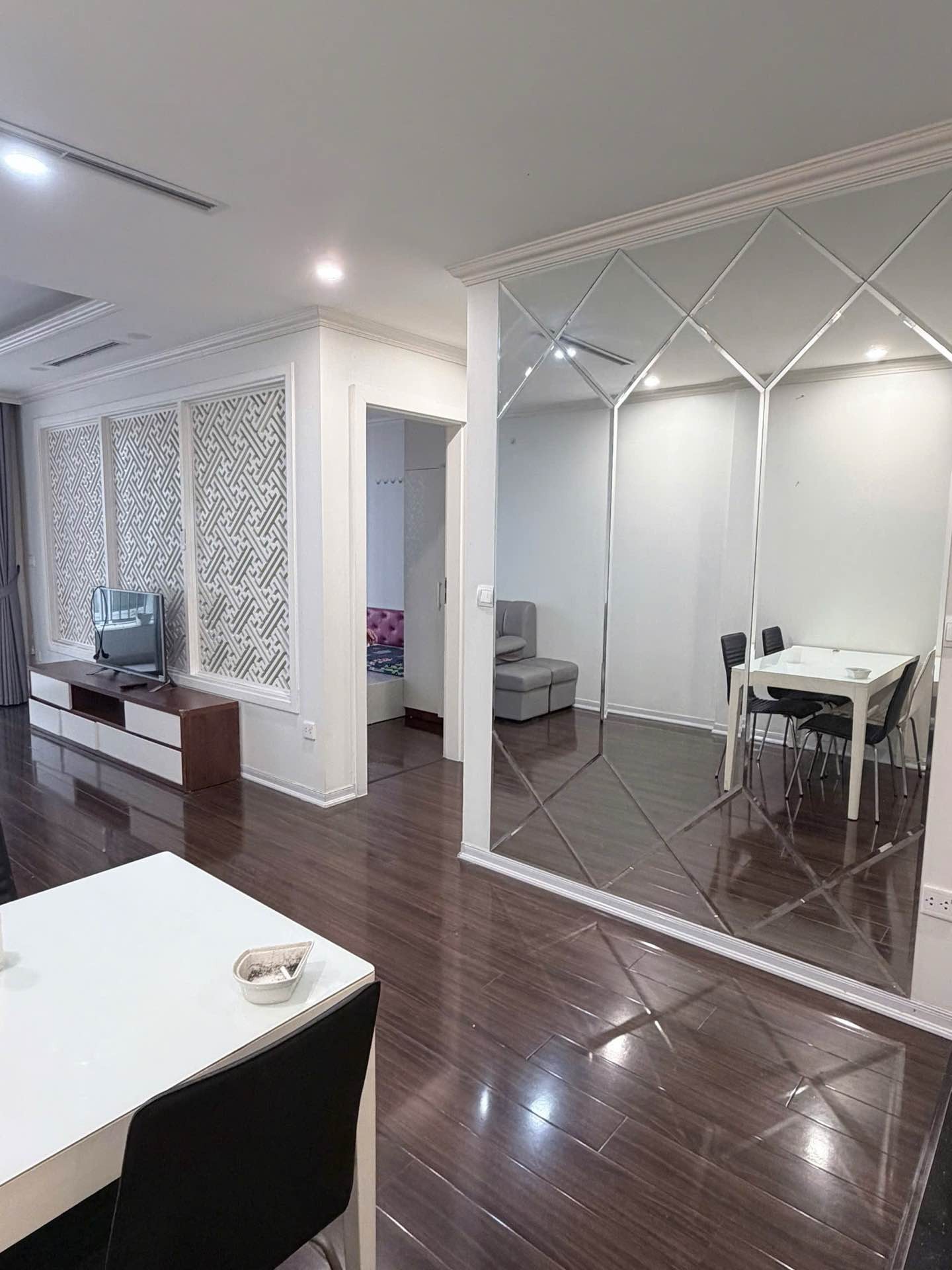 Bán nhà Ngõ 13 Lĩnh Nam - diện tích 80m2 6 tầng - Căn hộ đầy đủ nội thất - giá 7,7 tỷ