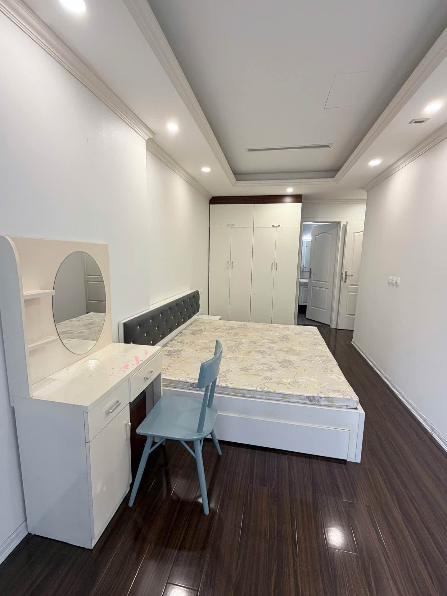 Bán nhà Ngõ 13 Lĩnh Nam - diện tích 80m2 6 tầng - Căn hộ đầy đủ nội thất - giá 7,7 tỷ