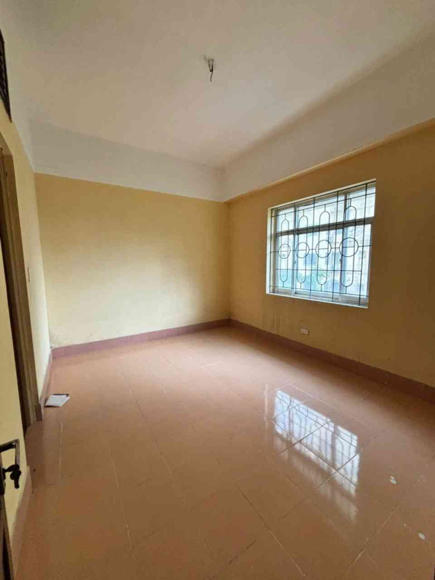 Bán nhà Hoàng Mai - diện tích 76m2 1 tầng - Ô tô đỗ chân toà - giá 5,5 tỷ