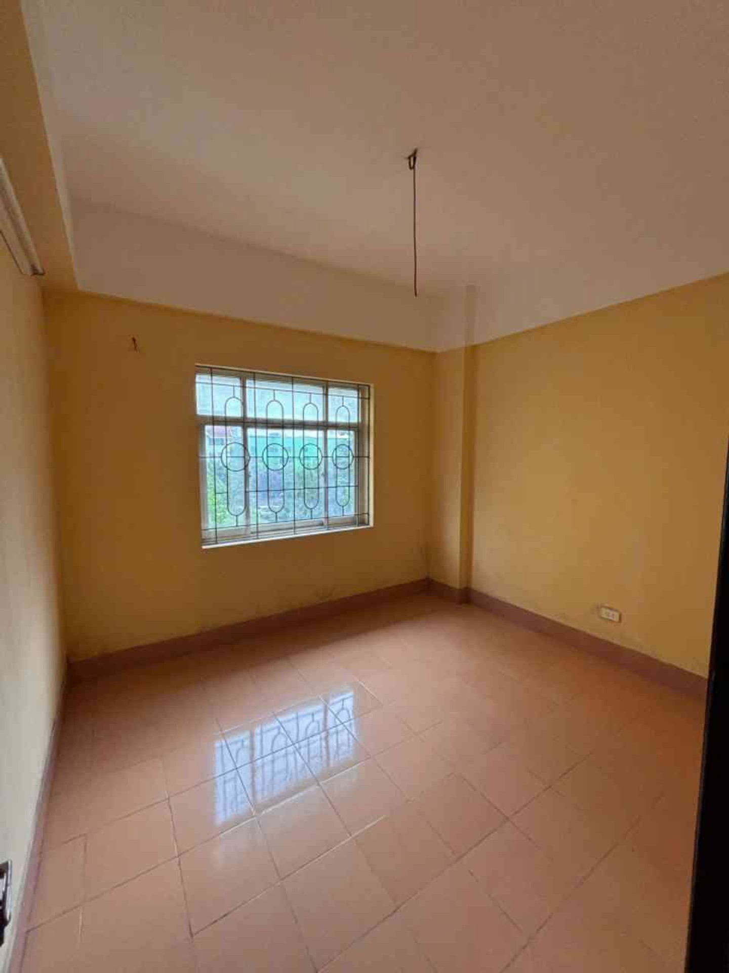 Bán nhà Hoàng Mai - diện tích 76m2 1 tầng - Ô tô đỗ chân toà - giá 5,5 tỷ