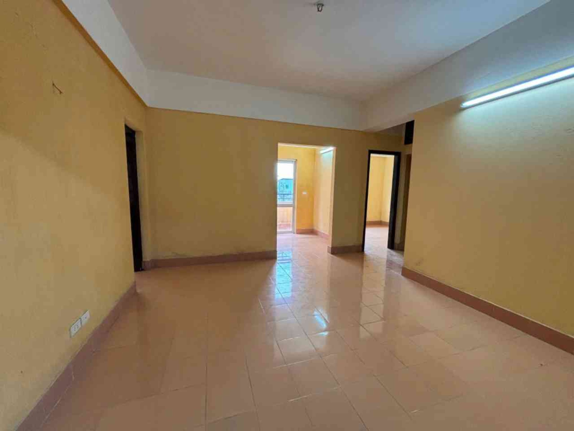 Bán nhà Hoàng Mai - diện tích 76m2 1 tầng - Ô tô đỗ chân toà - giá 5,5 tỷ