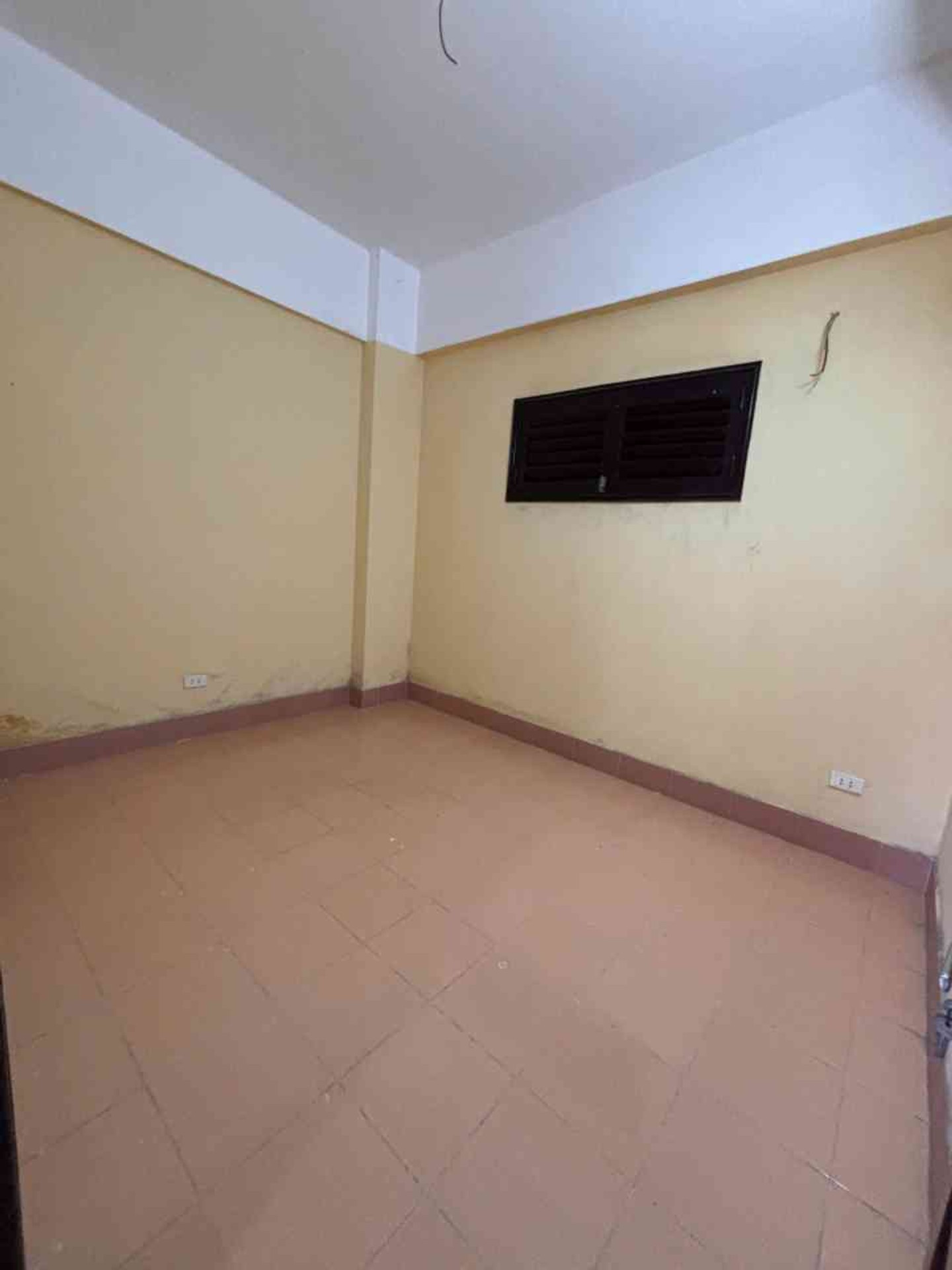 Bán nhà Hoàng Mai - diện tích 76m2 1 tầng - Ô tô đỗ chân toà - giá 5,5 tỷ