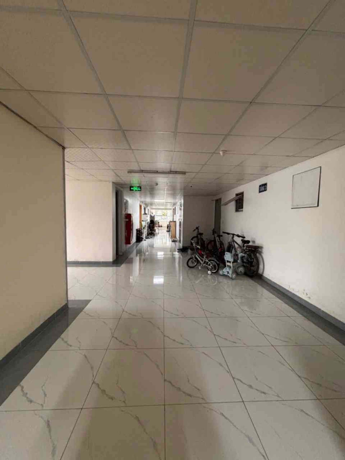 Bán nhà Hoàng Mai - diện tích 76m2 1 tầng - Ô tô đỗ chân toà - giá 5,5 tỷ