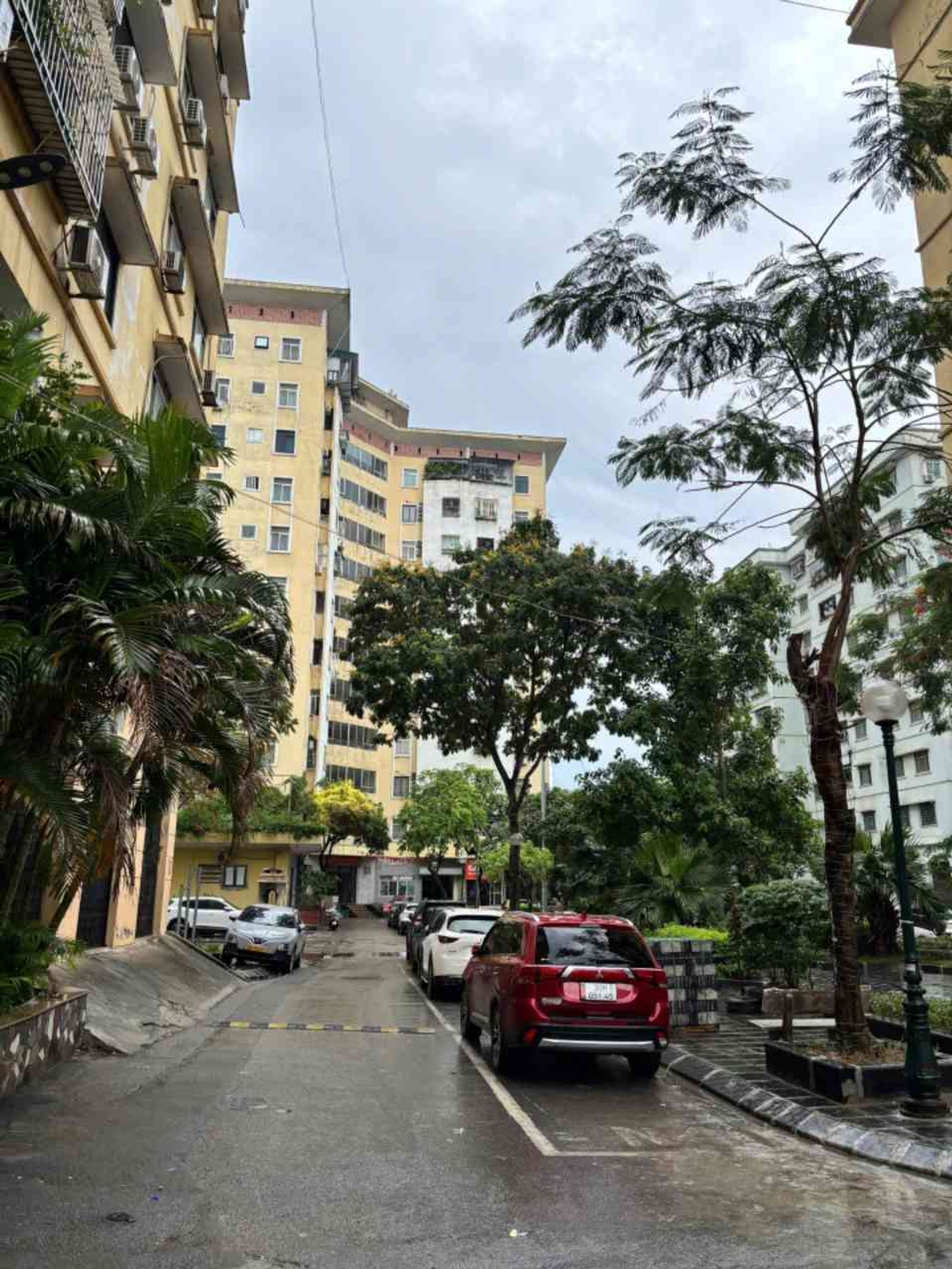 Bán nhà Hoàng Mai - diện tích 76m2 1 tầng - Ô tô đỗ chân toà - giá 5,5 tỷ