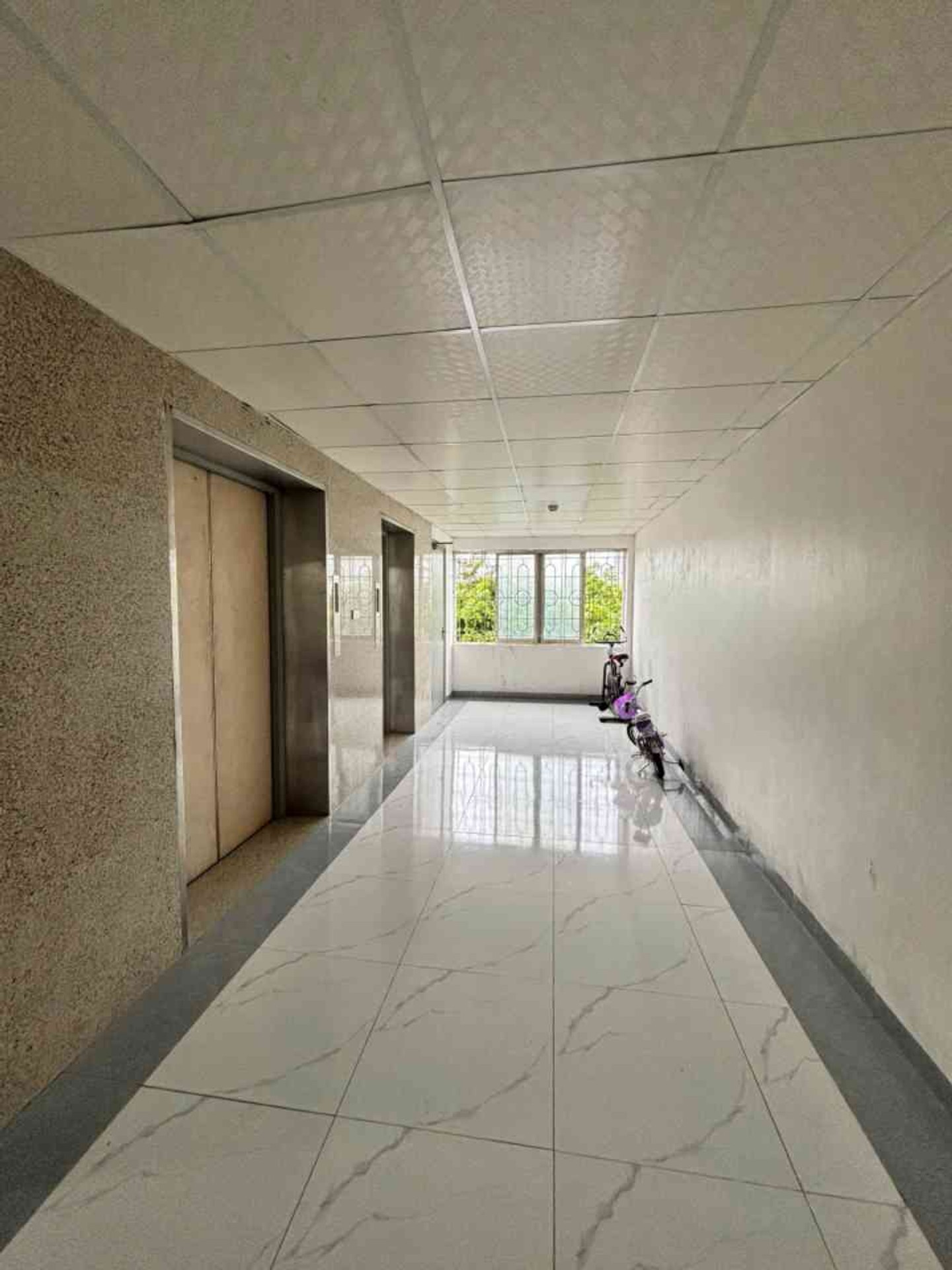 Bán nhà Hoàng Mai - diện tích 76m2 1 tầng - Ô tô đỗ chân toà - giá 5,5 tỷ
