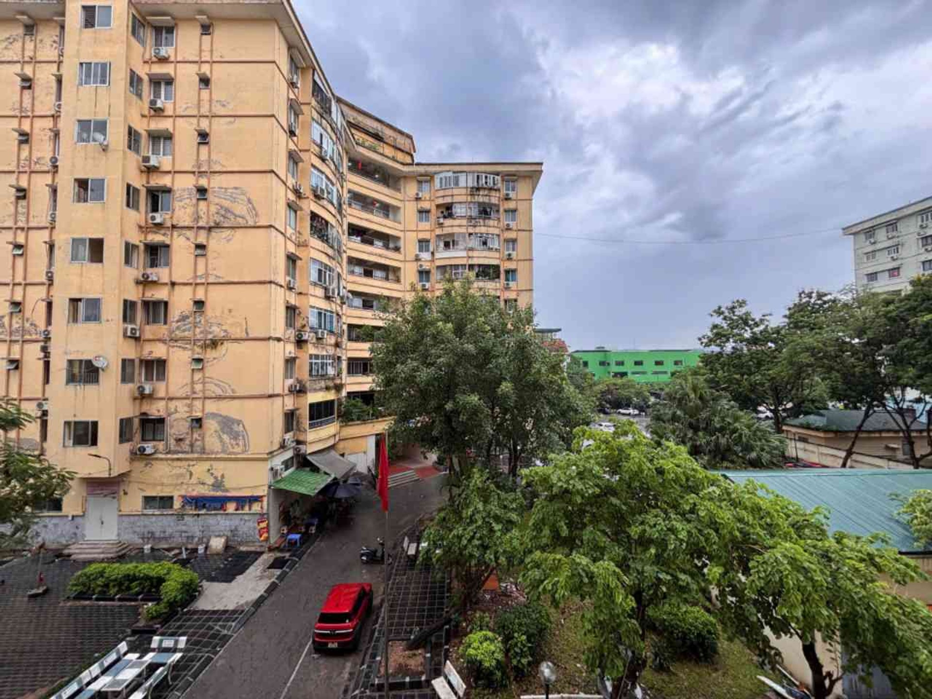 Bán nhà Hoàng Mai - diện tích 76m2 1 tầng - Ô tô đỗ chân toà - giá 5,5 tỷ