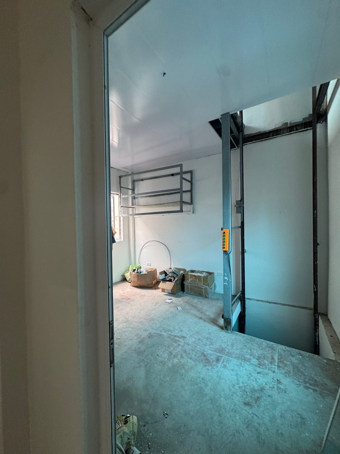 Bán nhà Định Công Hạ - diện tích 77m2 6 tầng - Ô tô đỗ cửa - giá 17,5 tỷ