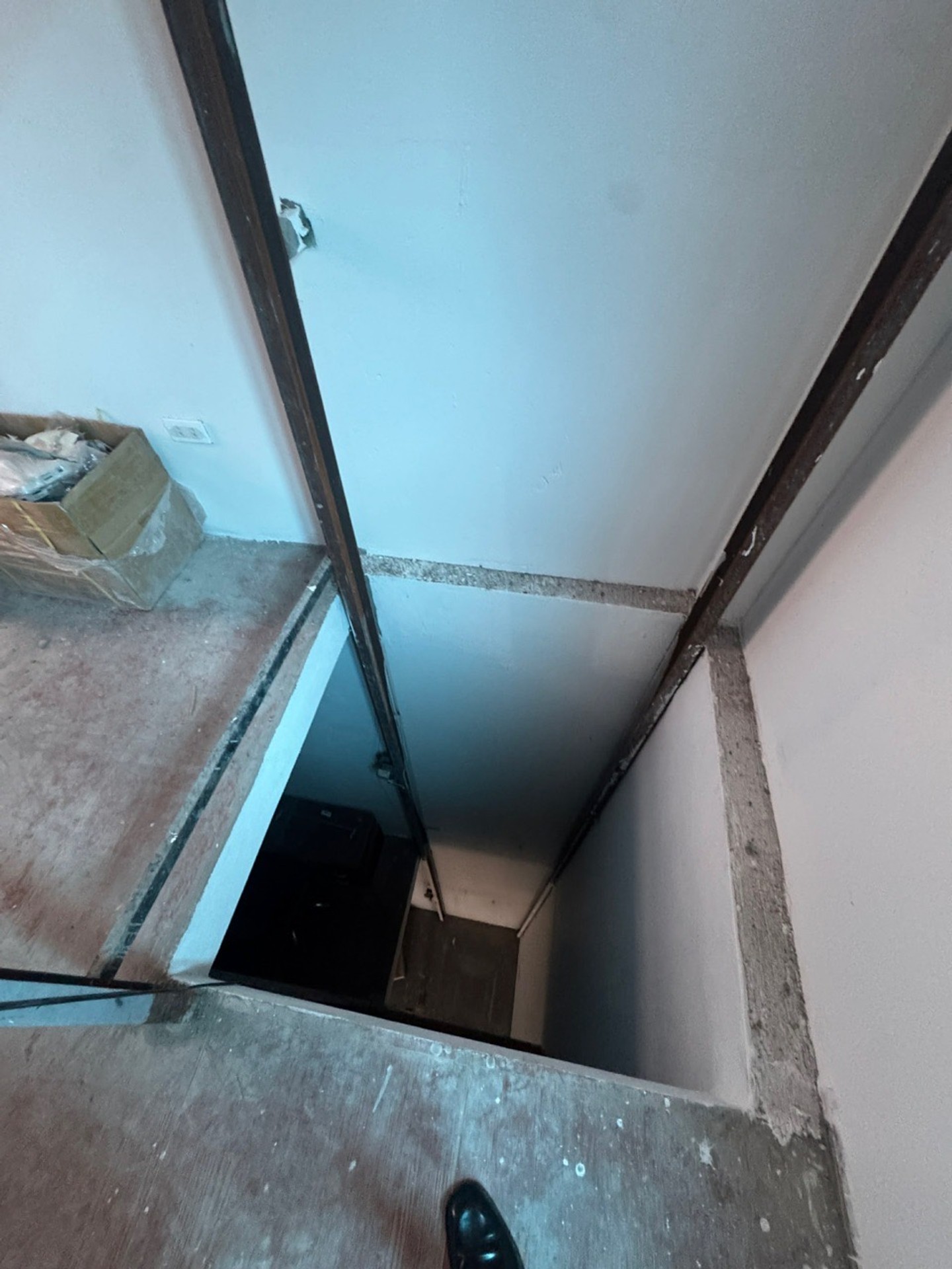 Bán nhà Định Công Hạ - diện tích 77m2 6 tầng - Ô tô đỗ cửa - giá 17,5 tỷ